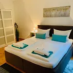 Deutsche - Superior Apartment- 1 Obergeschoss Mit Gem Sauna Und Garten